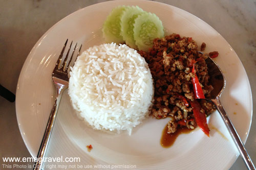 ข้าวผัดกระเพรา
