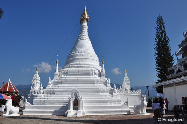 พระธาตุเจดีย์องค์เล็ก